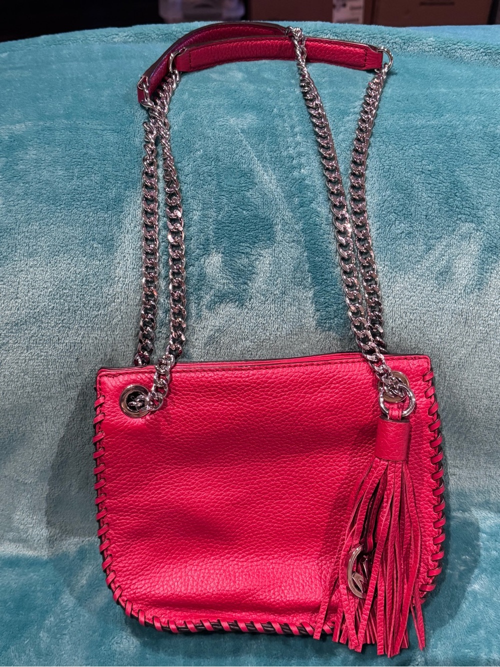 Michael Kors Whipped Chelsea in Red Pebbled Leather with Adjustable Chain